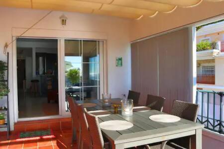Apartamento En Primera Linea De Playa ネルハ エクステリア 写真