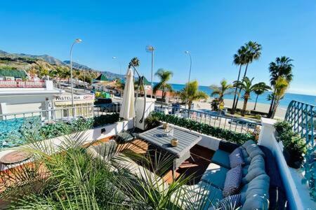 Apartamento En Primera Linea De Playa ネルハ エクステリア 写真