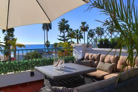 Apartamento En Primera Linea De Playa ネルハ エクステリア 写真