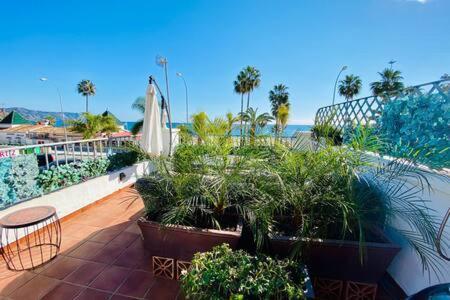 Apartamento En Primera Linea De Playa ネルハ エクステリア 写真