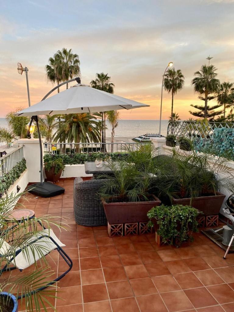 Apartamento En Primera Linea De Playa ネルハ エクステリア 写真